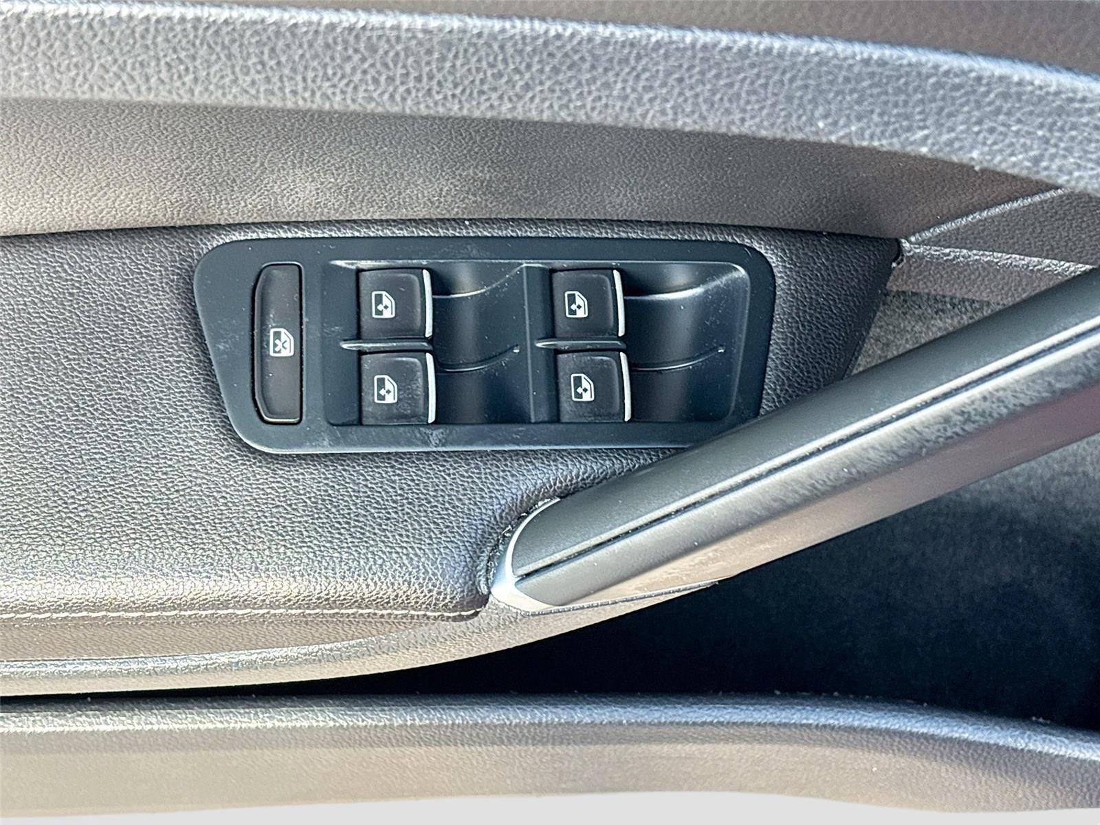 Used 2018 Volkswagen Golf 4-Door image 19