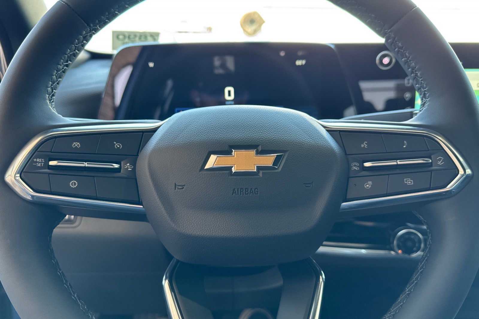 New 2025 Chevrolet Equinox LT image 24