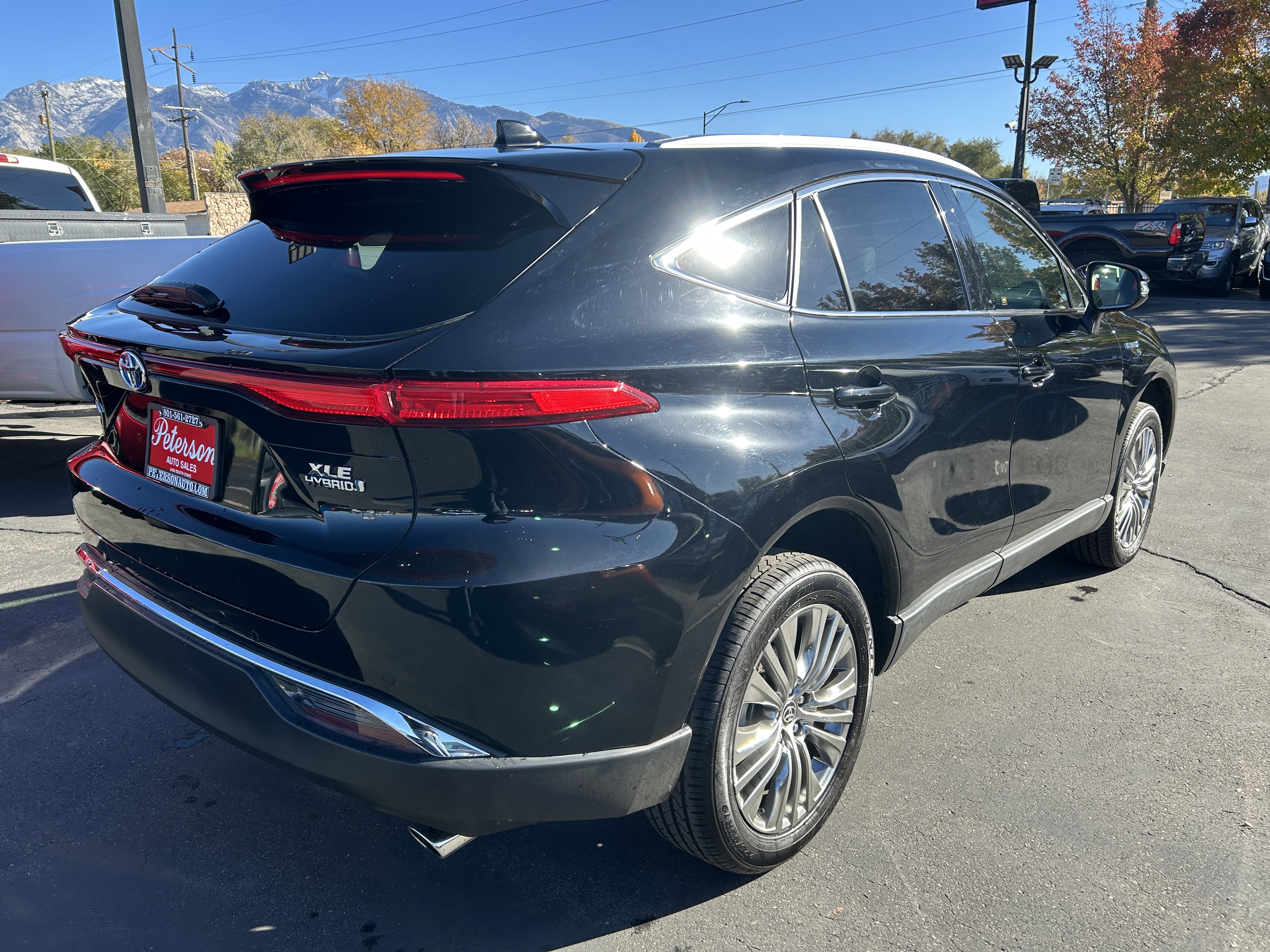 Used 2021 Toyota Venza XLE image 4