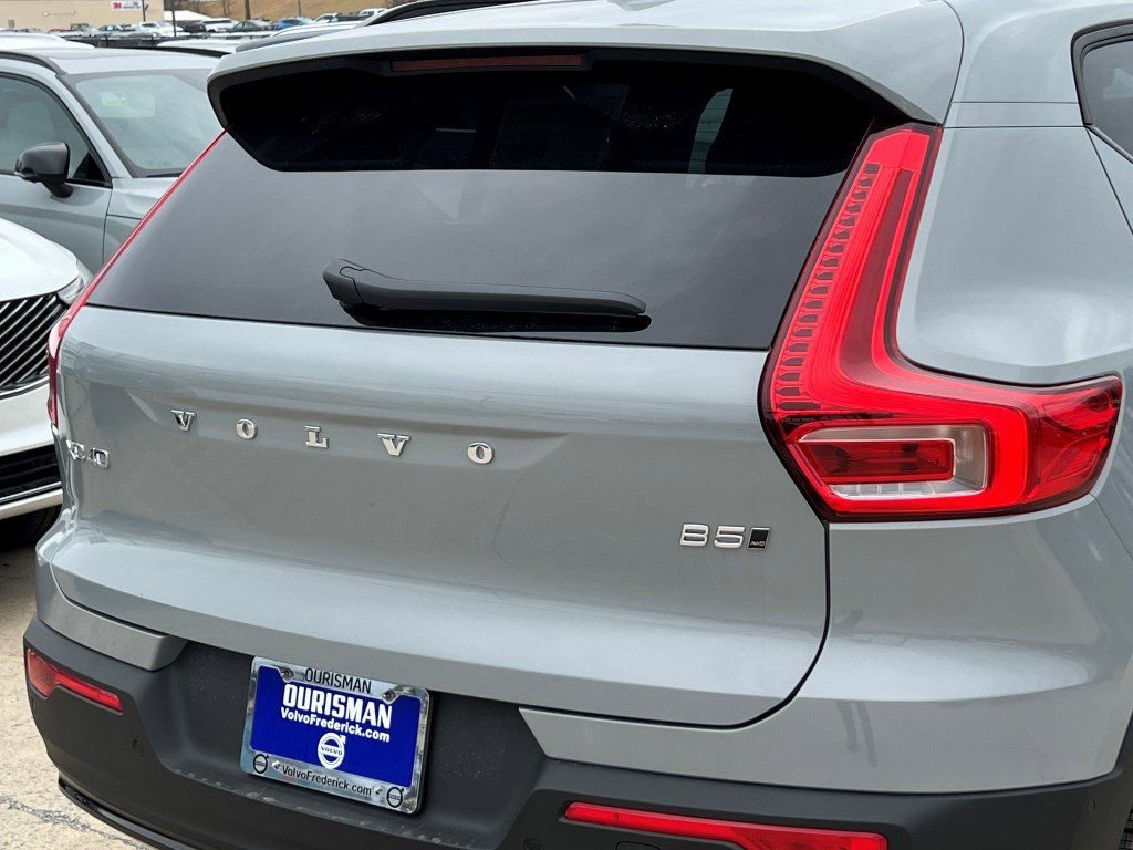 New 2026 Volvo XC40 B5 Ultra w/ Protection Package Premier image 5