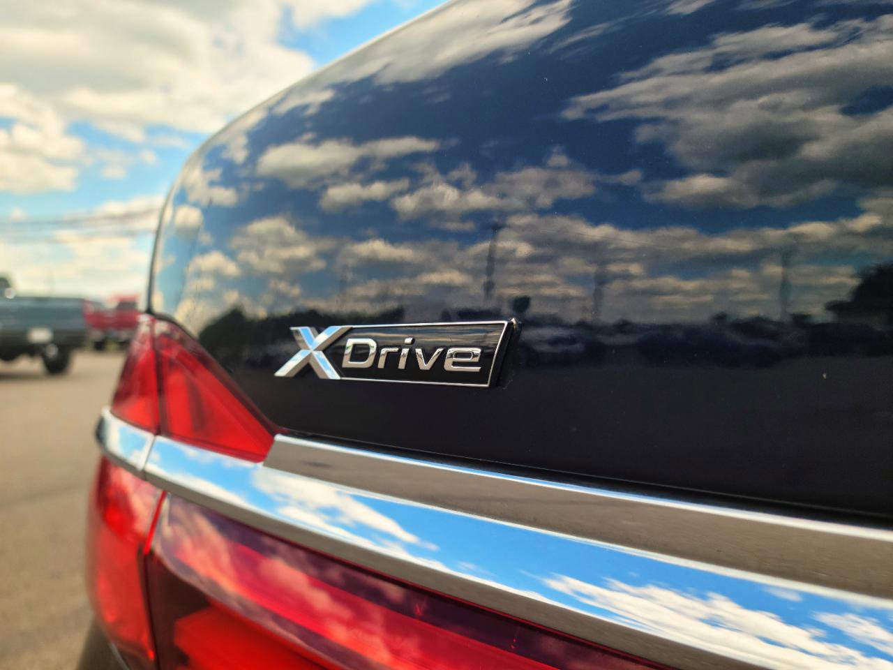 Used 2019 BMW 750i xDrive w/ Executive Package AWD/4WD image 19