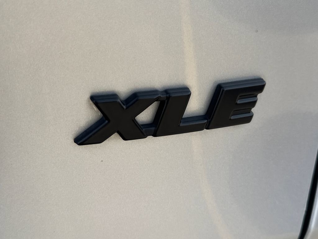 Used 2023 Toyota RAV4 XLE FWD image 6