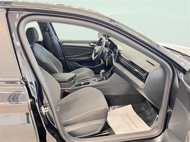 Used 2025 Volkswagen Jetta Sport image 13