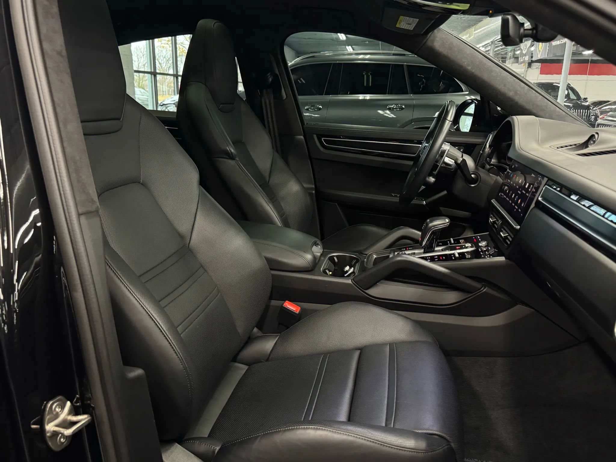 Used 2023 Porsche Cayenne GTS image 28