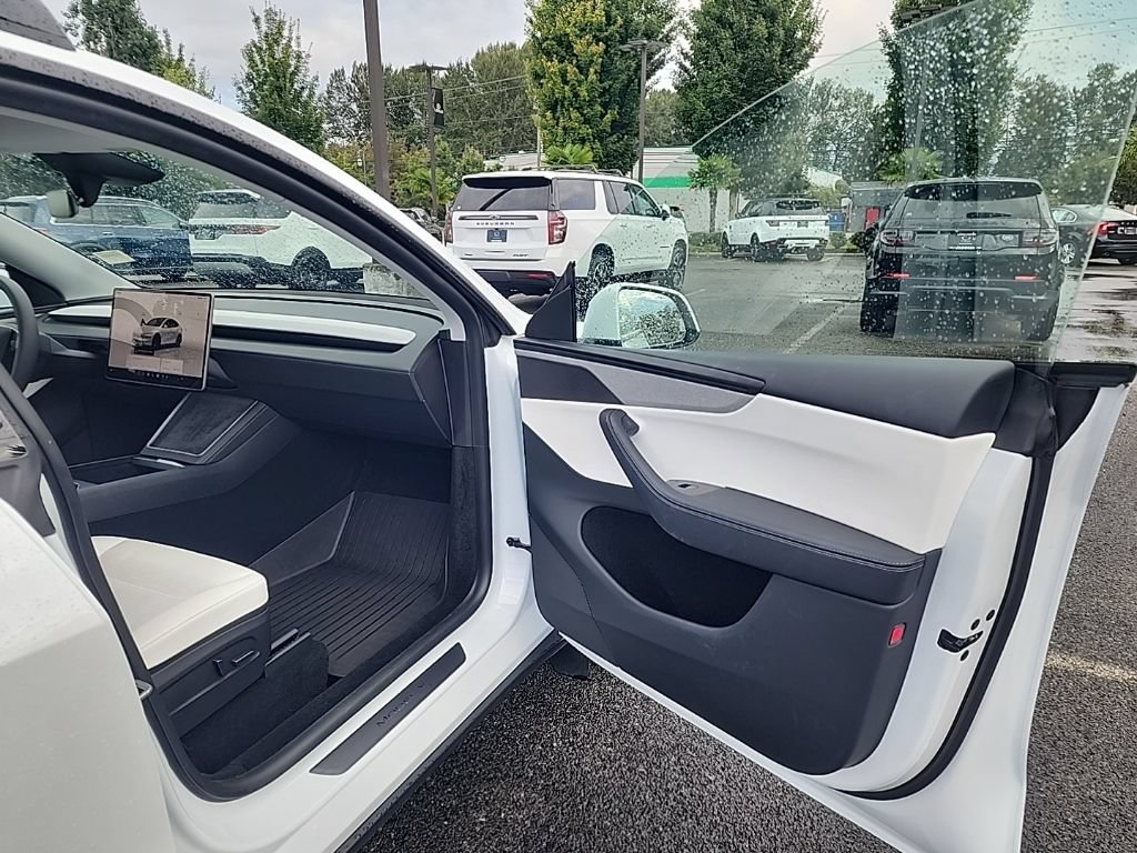 Used 2026 Tesla Model Y 2WD image 19