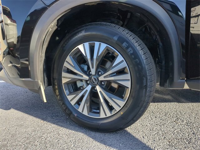 Used 2023 Nissan Rogue SV image 34
