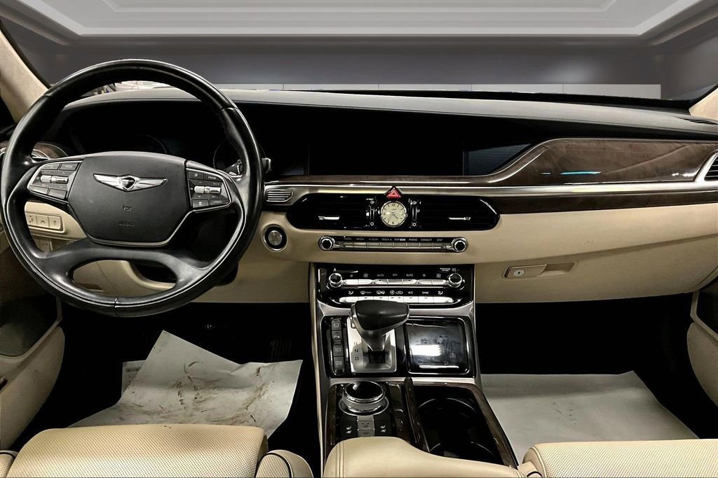 Used 2018 Genesis G90 3.3T Premium image 9