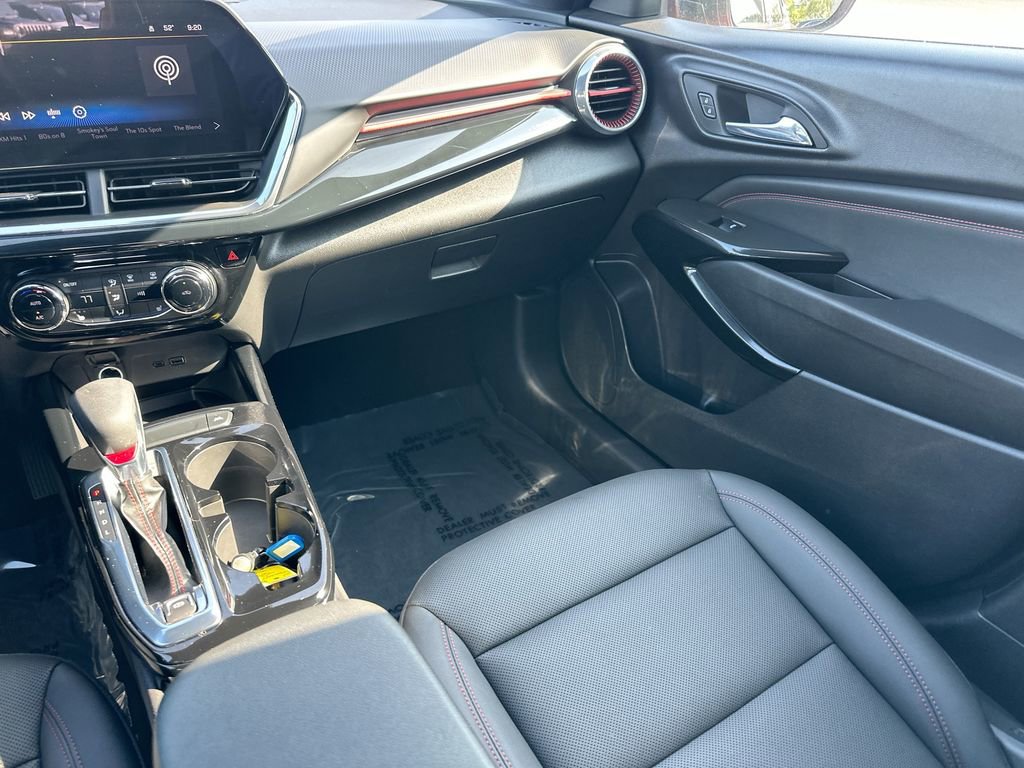 Used 2024 Chevrolet Trax RS w/ Sunroof Package image 22