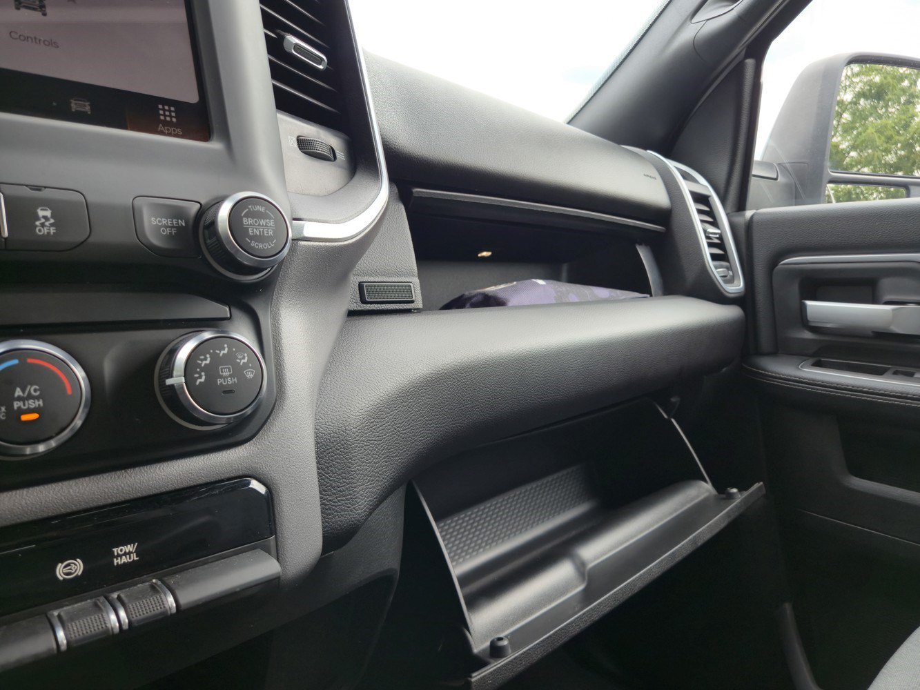 Used 2024 RAM 3500 Big Horn AWD/4WD image 13