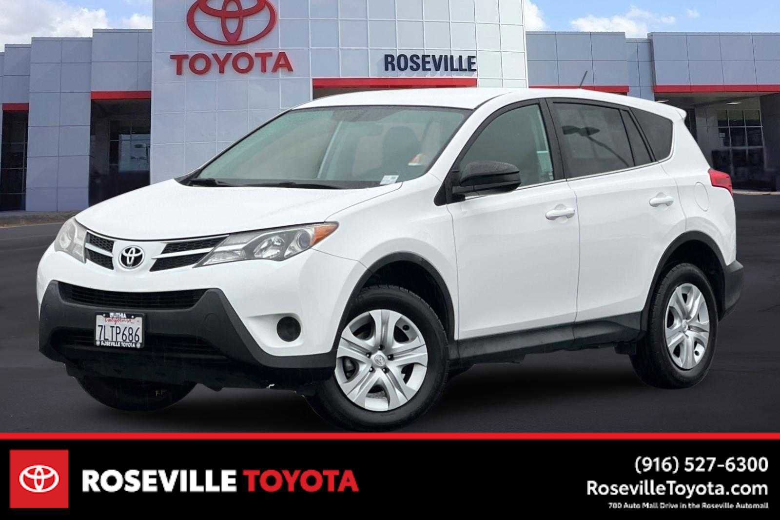 Used 2015 Toyota RAV4 LE image 1