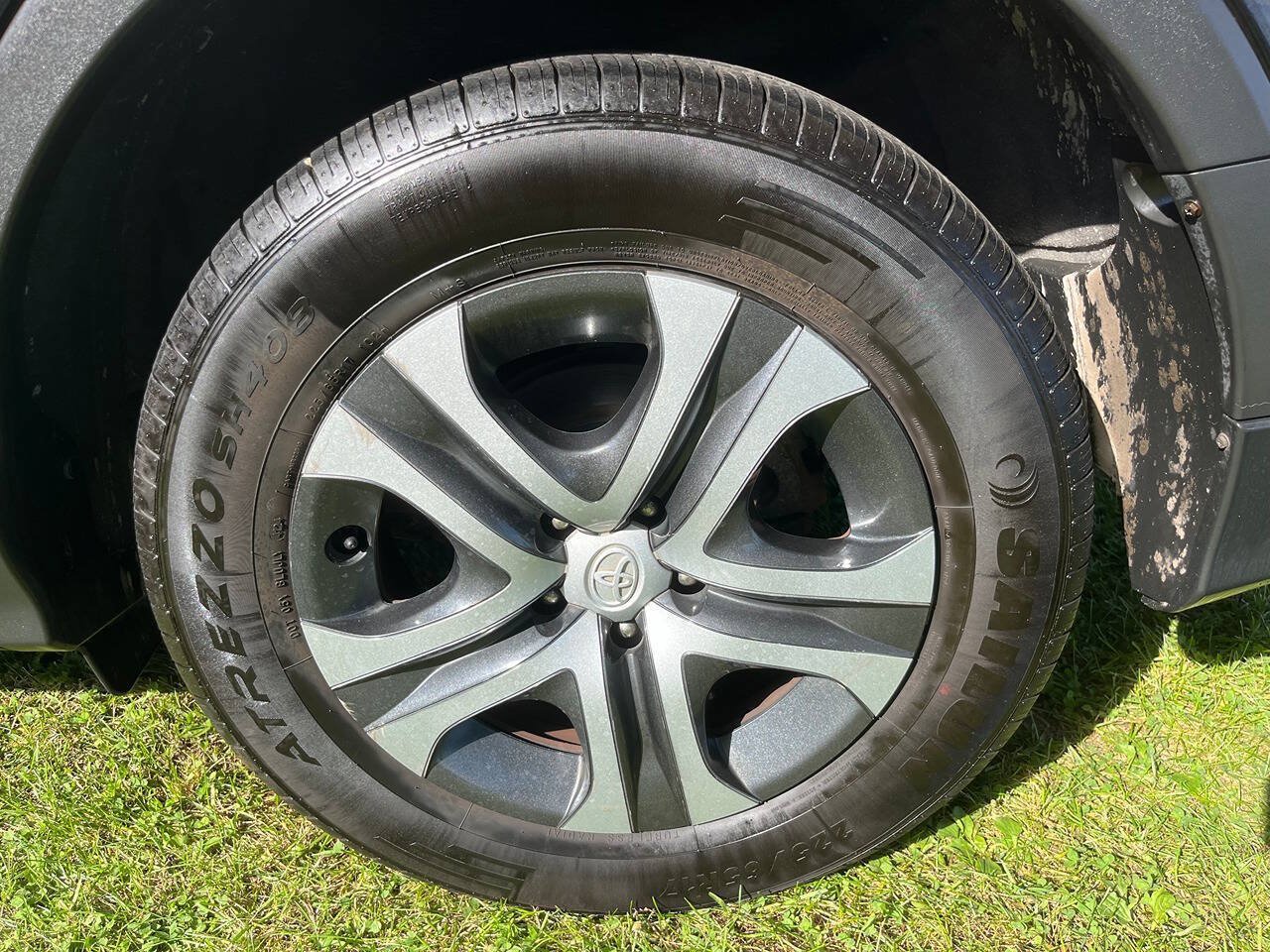 Used 2016 Toyota RAV4 LE AWD/4WD image 4