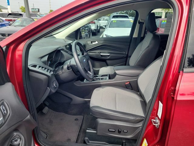 Used 2019 Ford Escape SE FWD image 14
