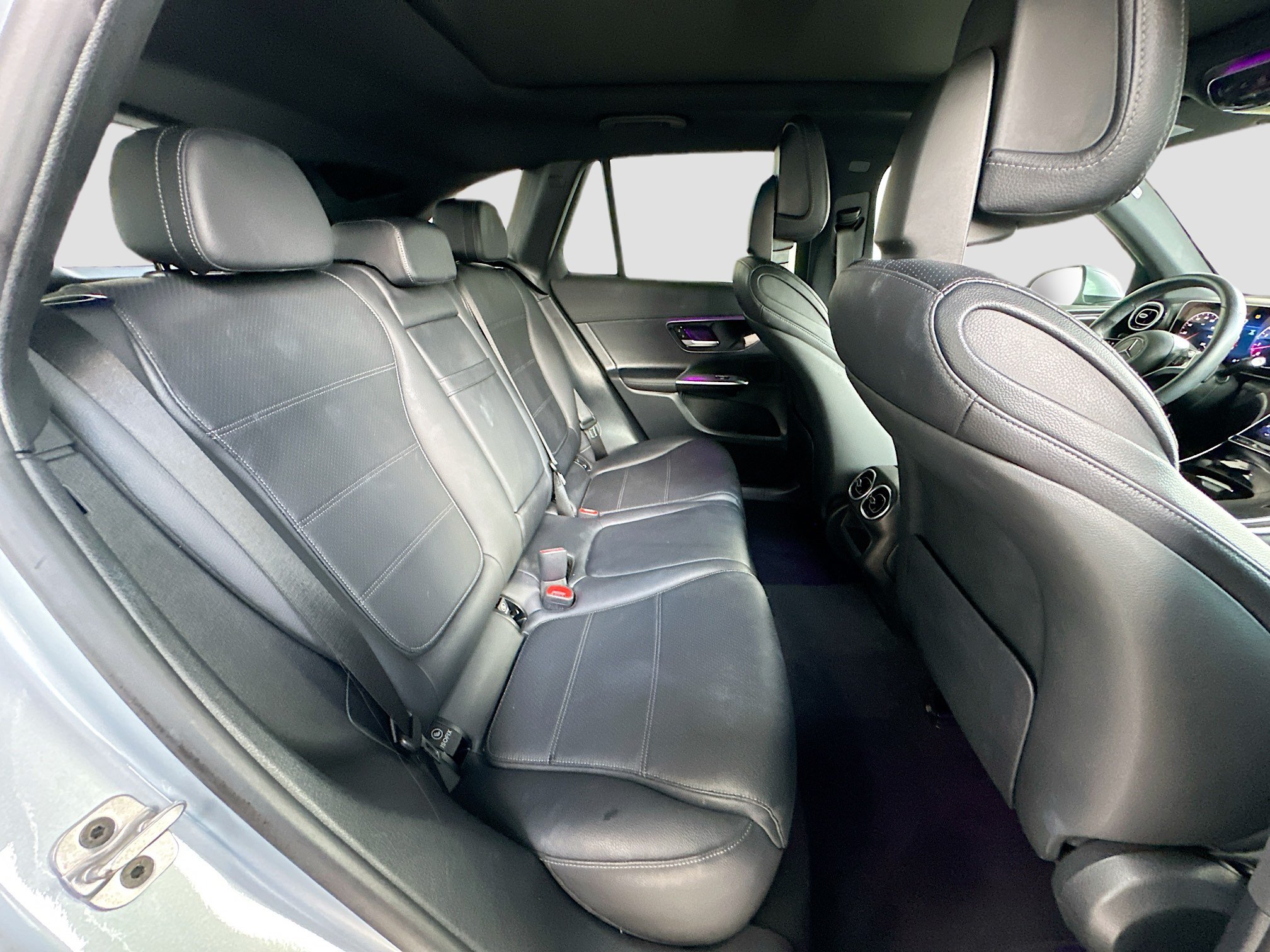 Used 2025 Mercedes-Benz GLC 300 4MATIC image 27