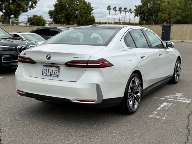 Used 2025 BMW i5 xDrive40 w/ Premium Package image 8