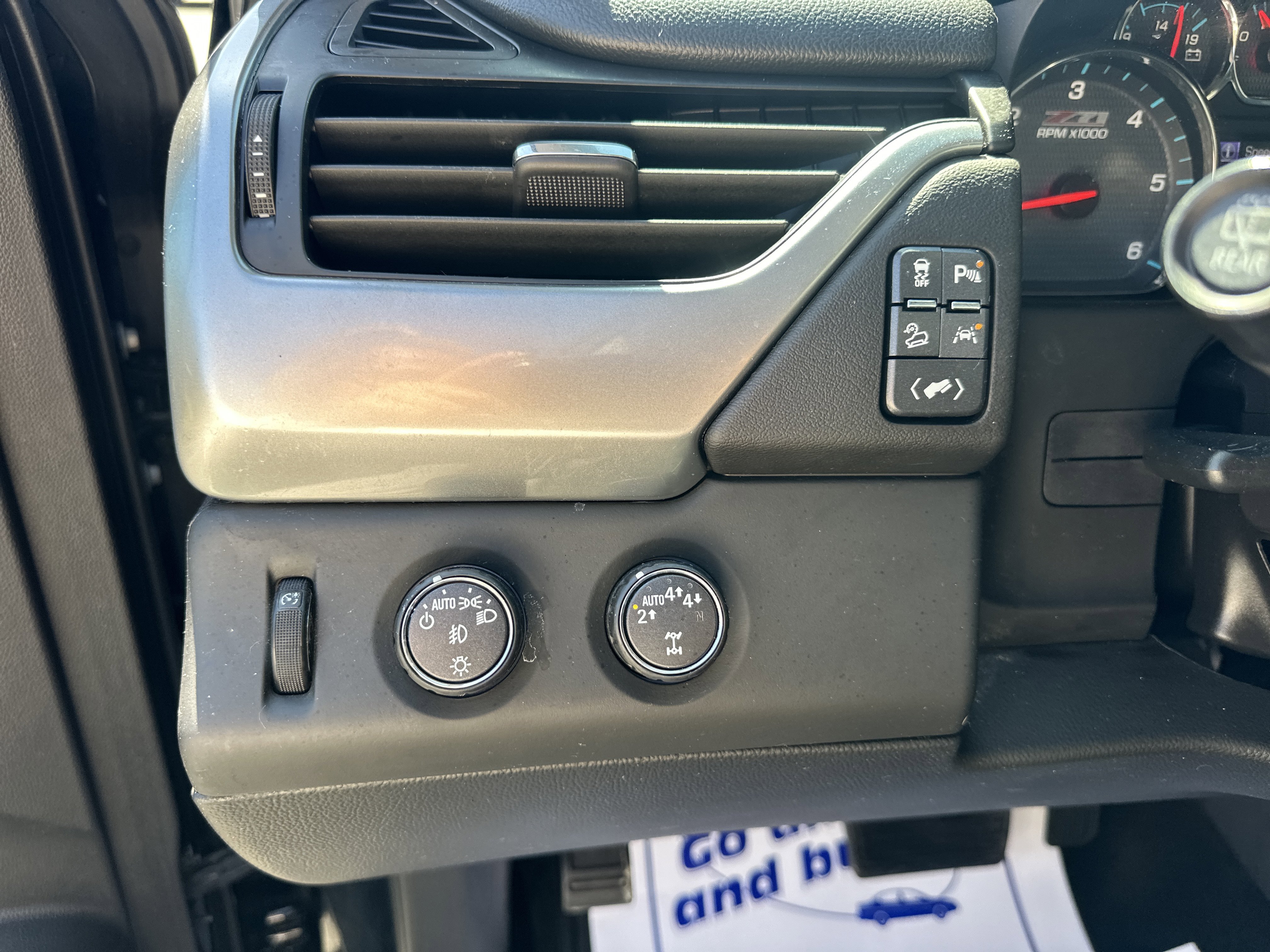 Used 2018 Chevrolet Suburban LT w/ Off-Road Package image 10