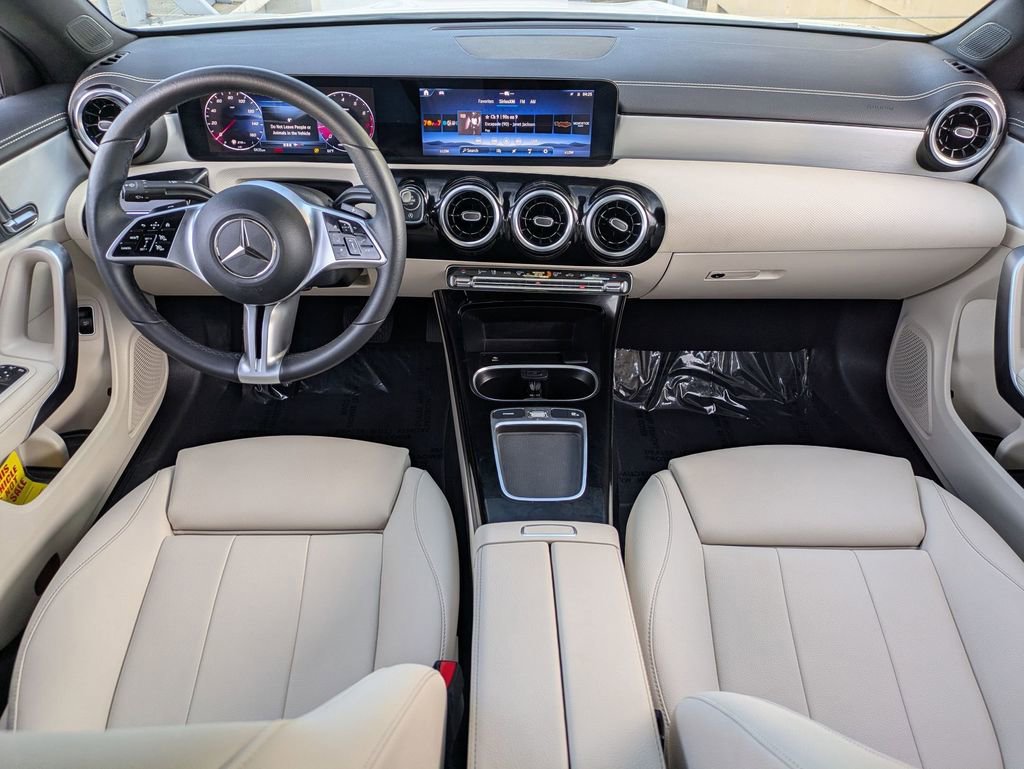 Used 2025 Mercedes-Benz CLA 250 image 25
