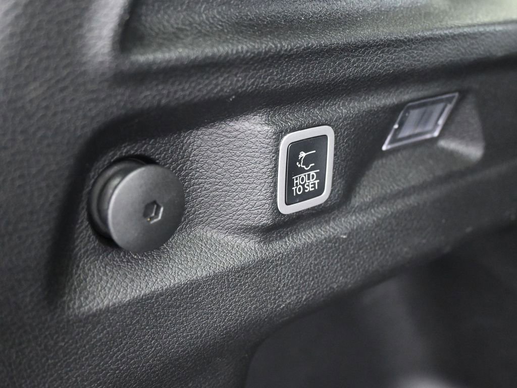 Used 2021 Jeep Grand Cherokee L Laredo image 39