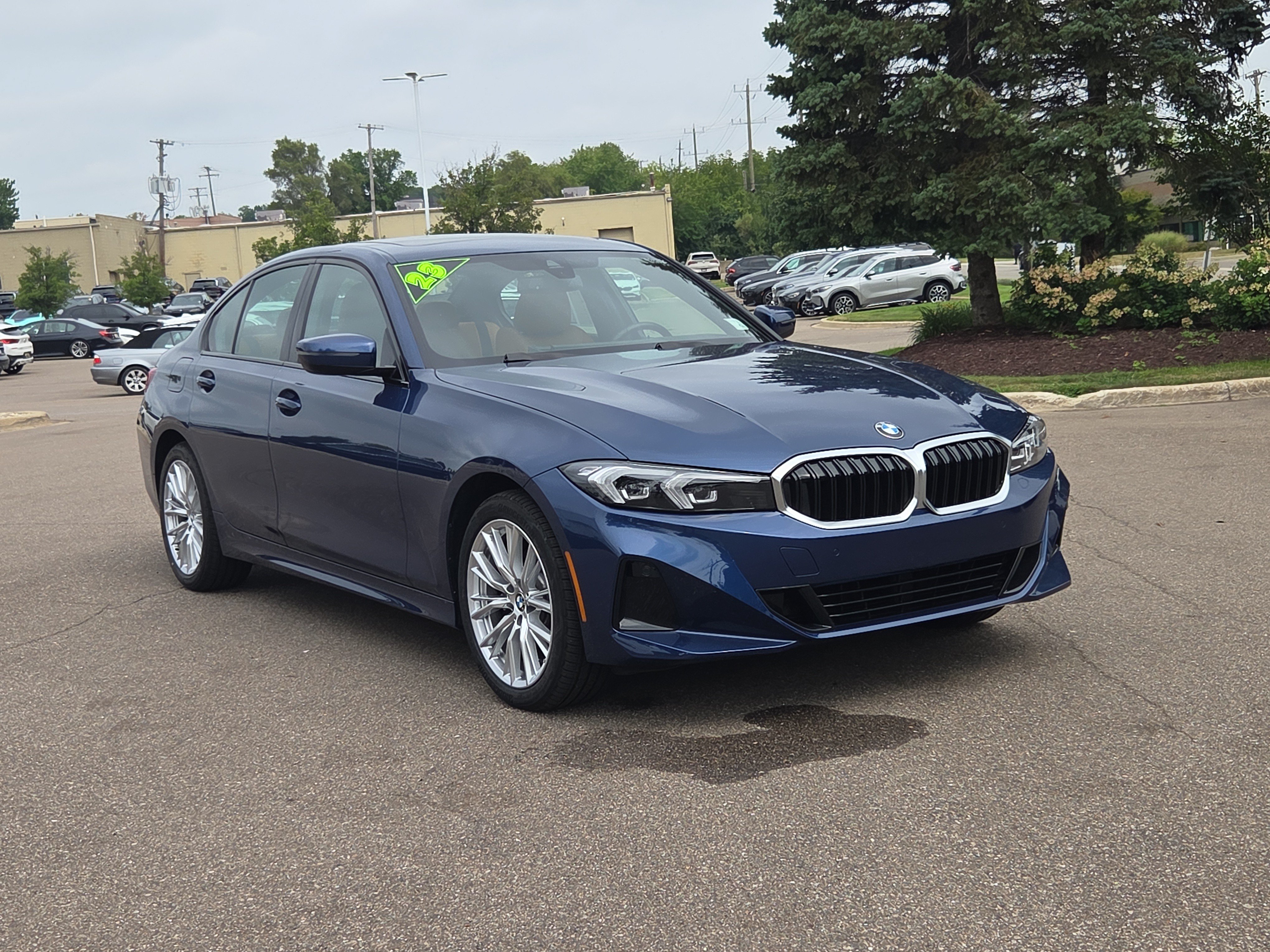 Used 2023 BMW 330i xDrive Sedan w/ Premium Package AWD/4WD image 6