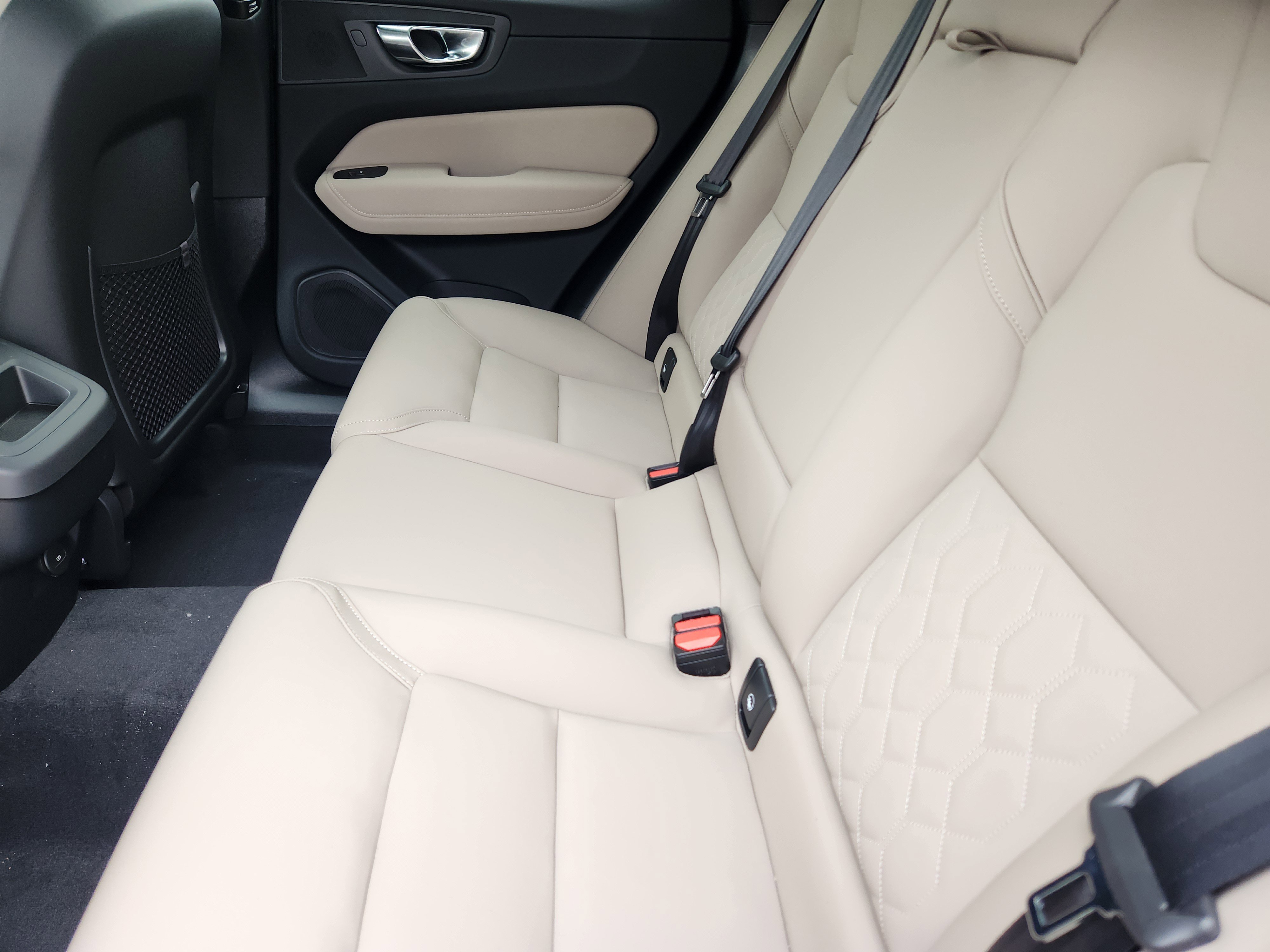 New 2026 Volvo XC60 B5 Core w/ Protection Package Premier AWD/4WD image 15