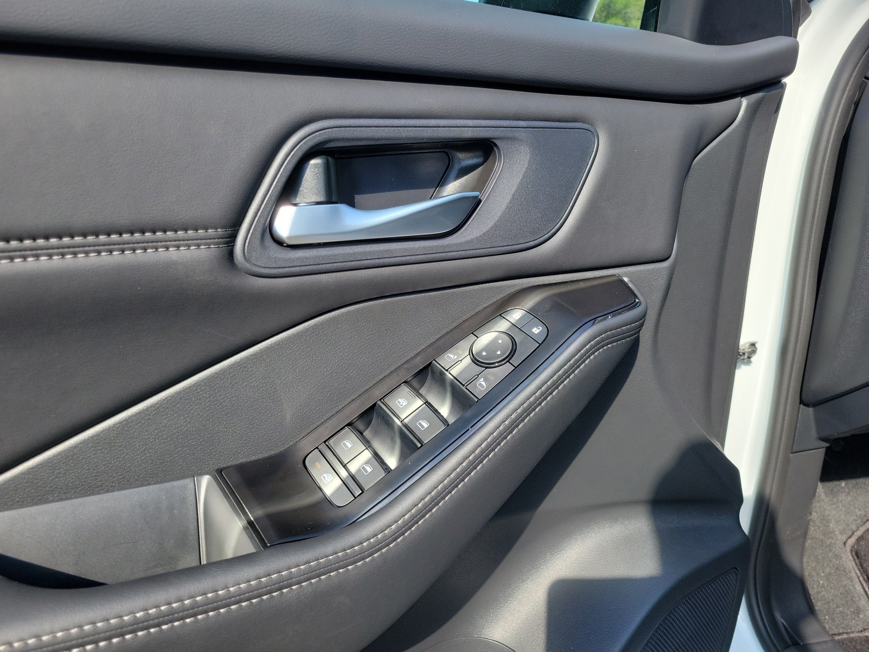 New 2026 Nissan Rogue Dark Armor FWD image 15