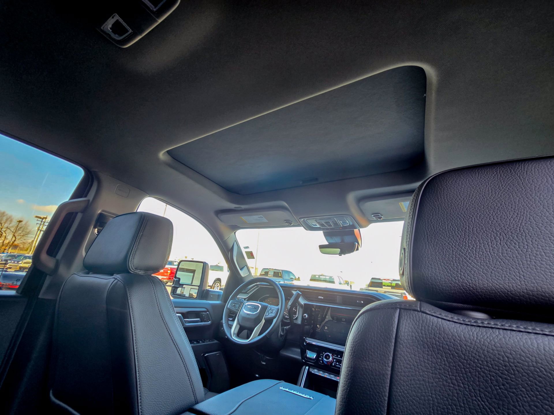 Used 2025 GMC Sierra 3500 Denali w/ Denali Reserve Package image 22