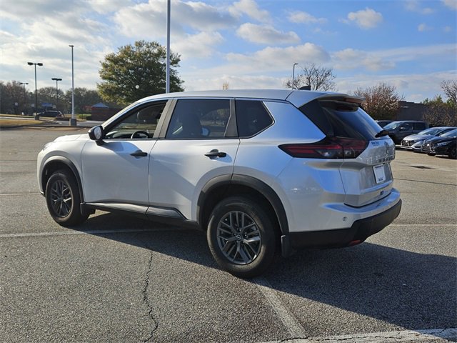 Used 2025 Nissan Rogue S image 9