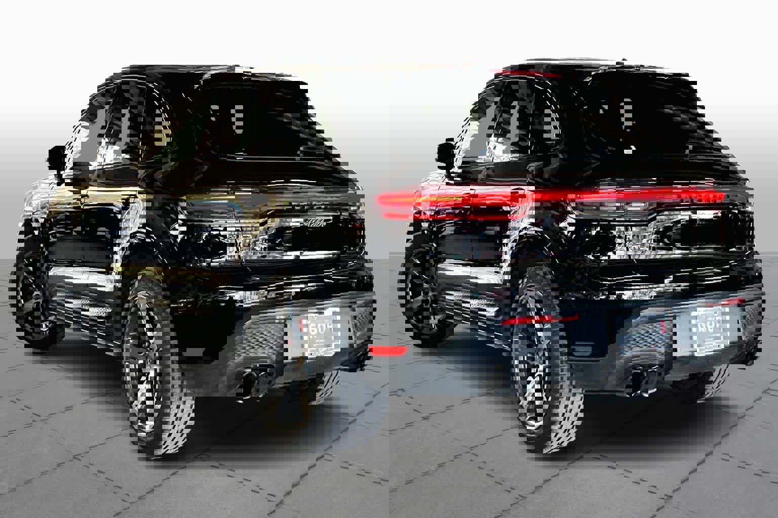 Used 2024 Porsche Macan S image 11