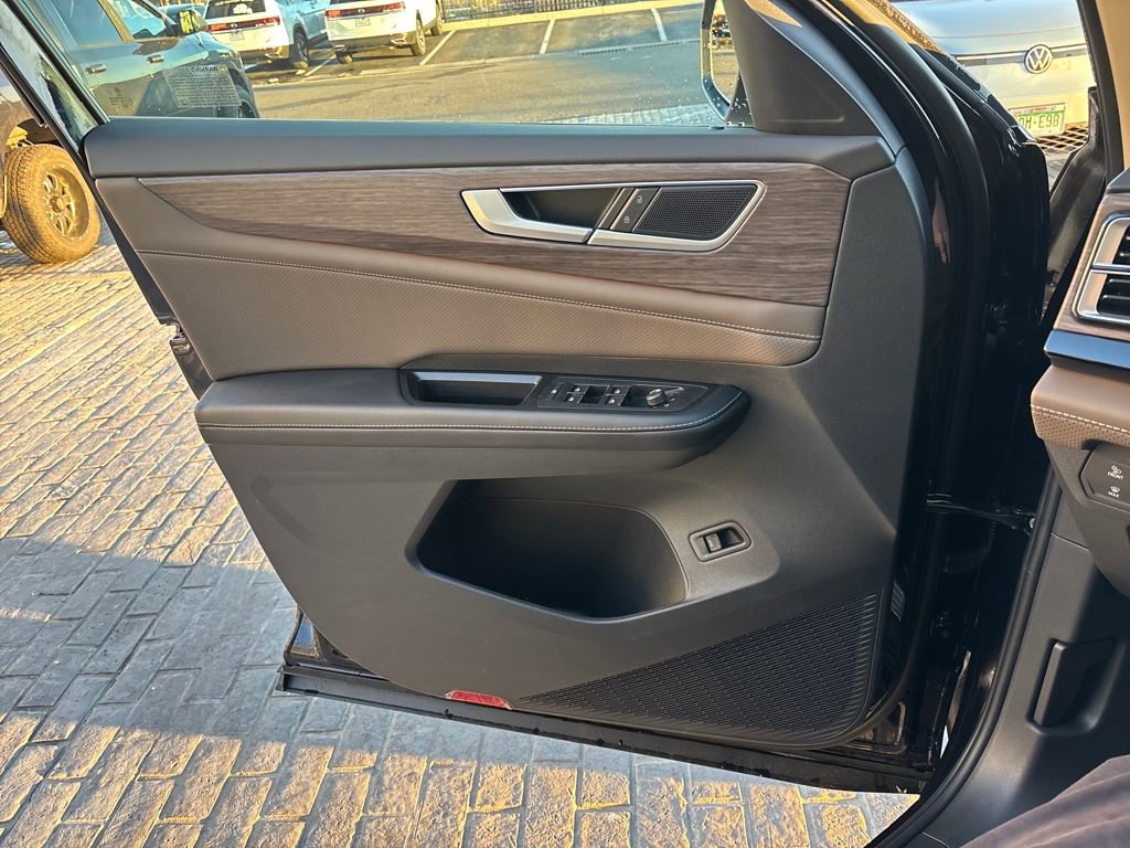 New 2026 Volkswagen Atlas SEL image 9