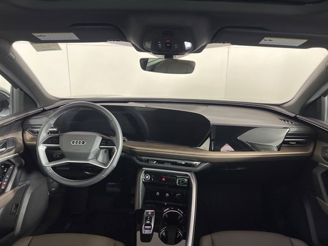 Used 2025 Audi Q5 Premium w/ Convenience Package image 18