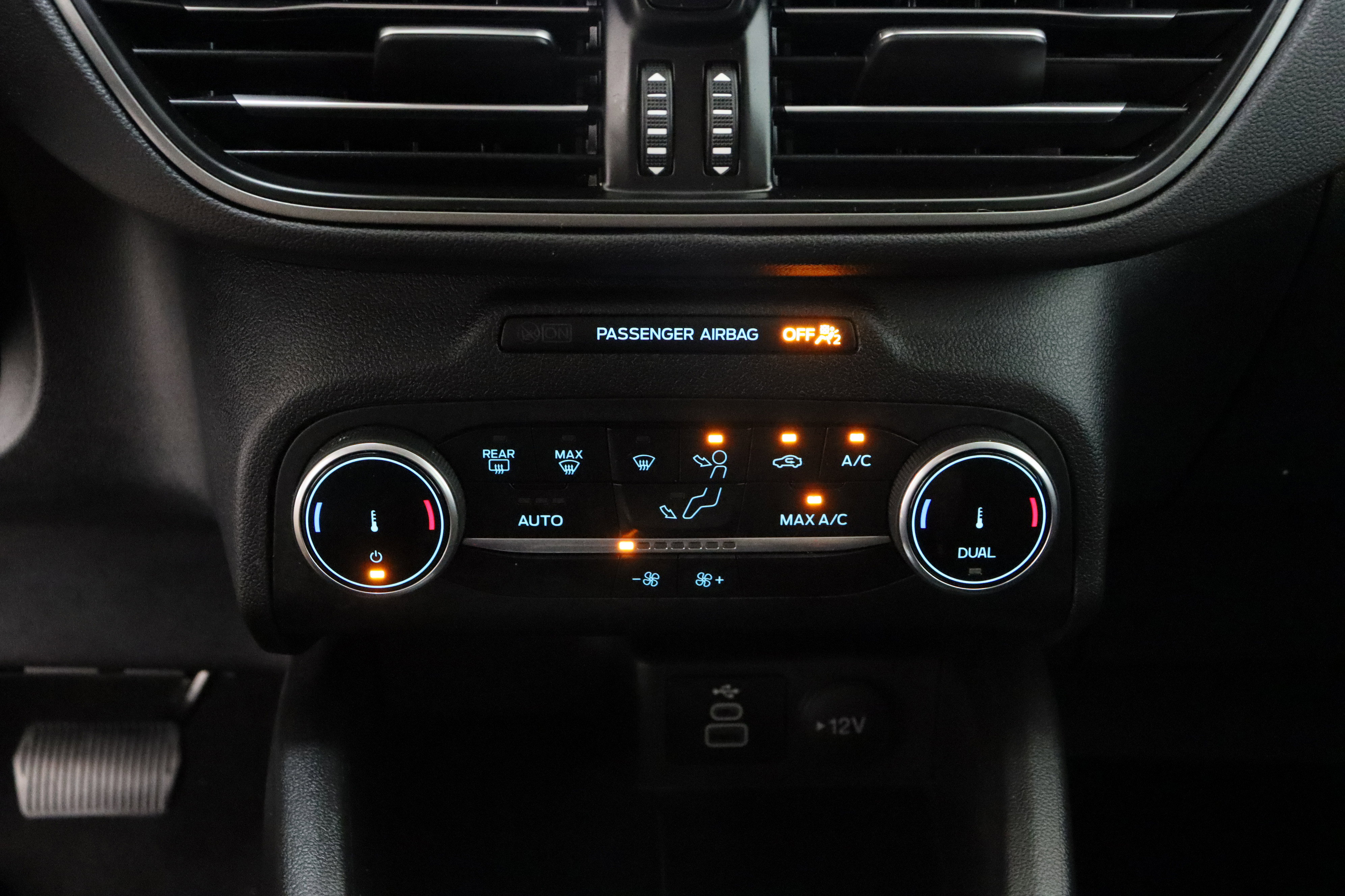 Used 2025 Ford Escape Active AWD/4WD image 19