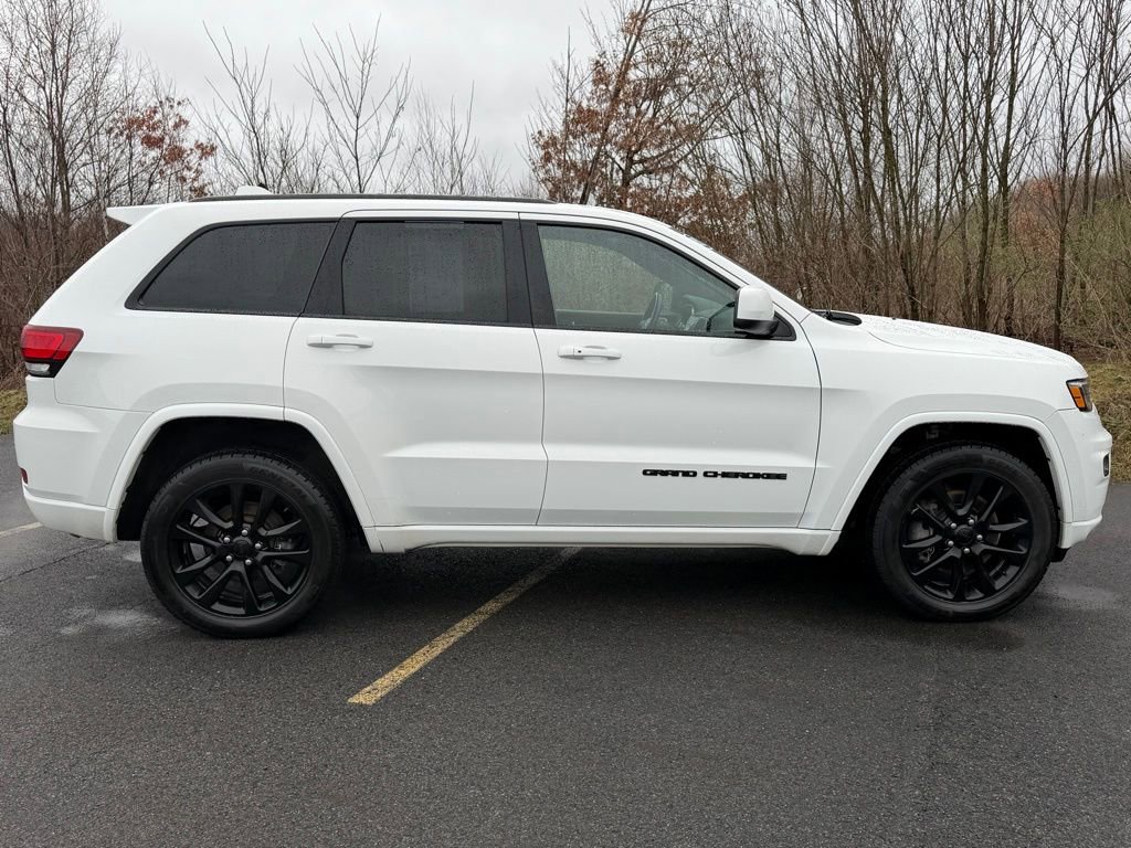 Used 2021 Jeep Grand Cherokee Laredo X image 21