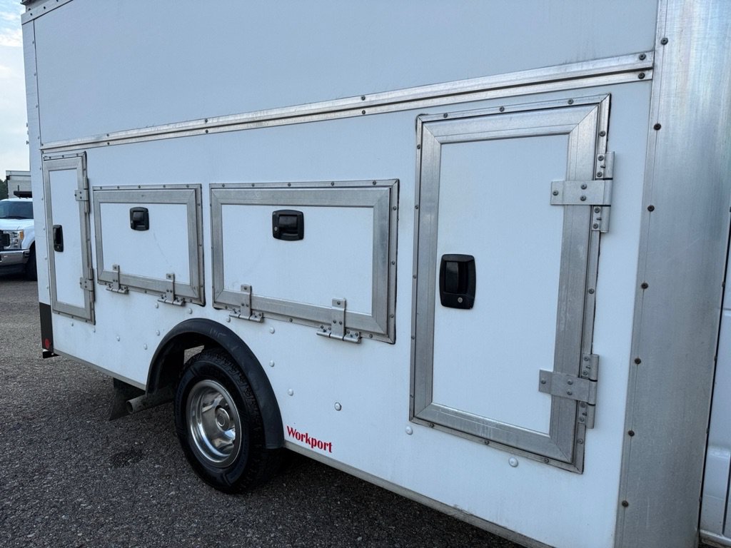 Used 2019 Ford E-350 and Econoline 350 Super Duty w/ Power Windows & Locks Group RWD image 10