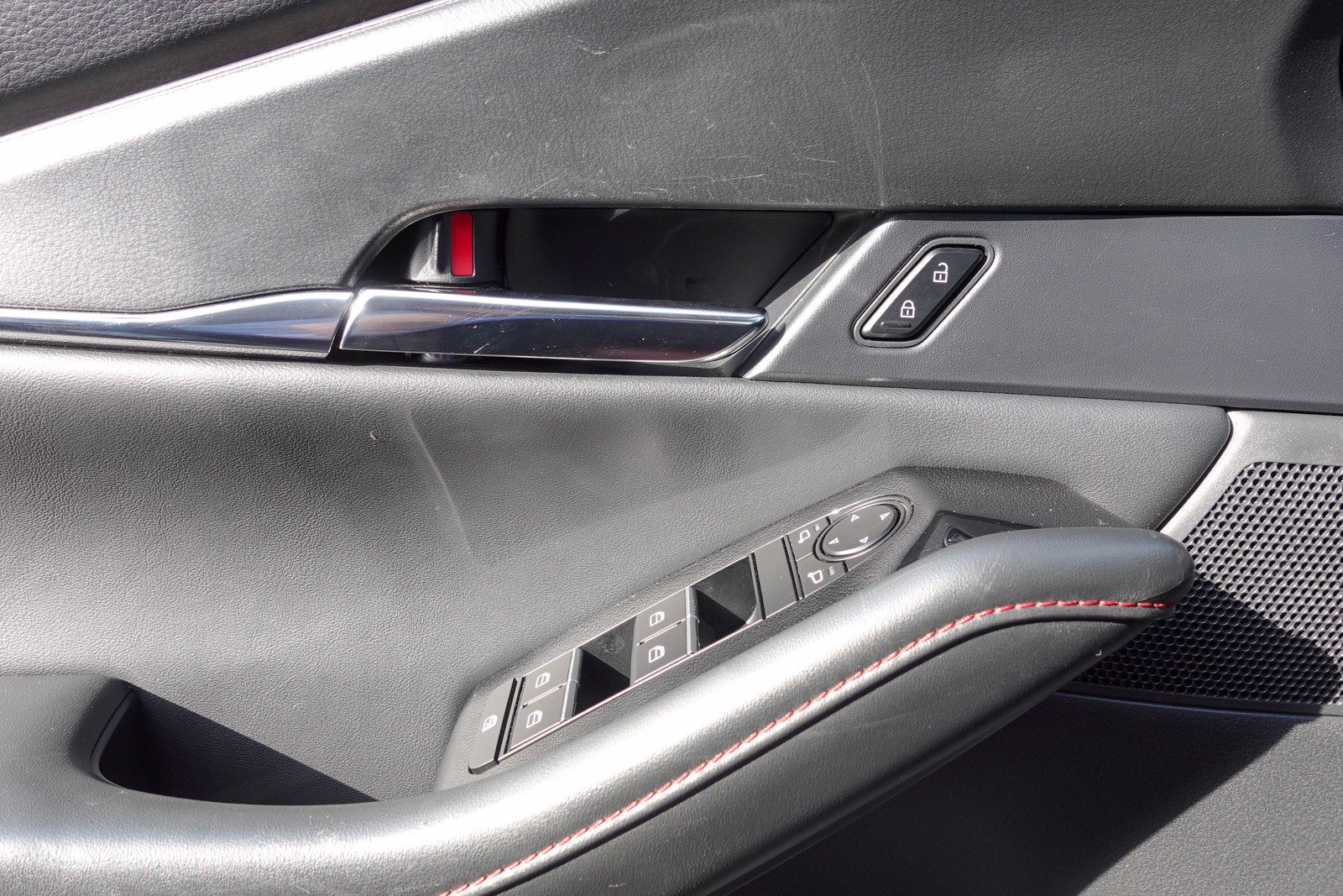 Certified 2025 MAZDA CX-30 AWD 2.5 S w/ Preferred Package image 10