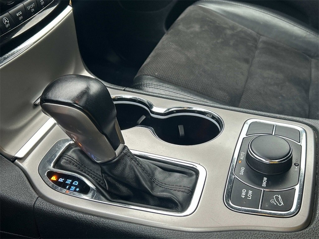 Used 2022 Jeep Grand Cherokee Laredo X image 29