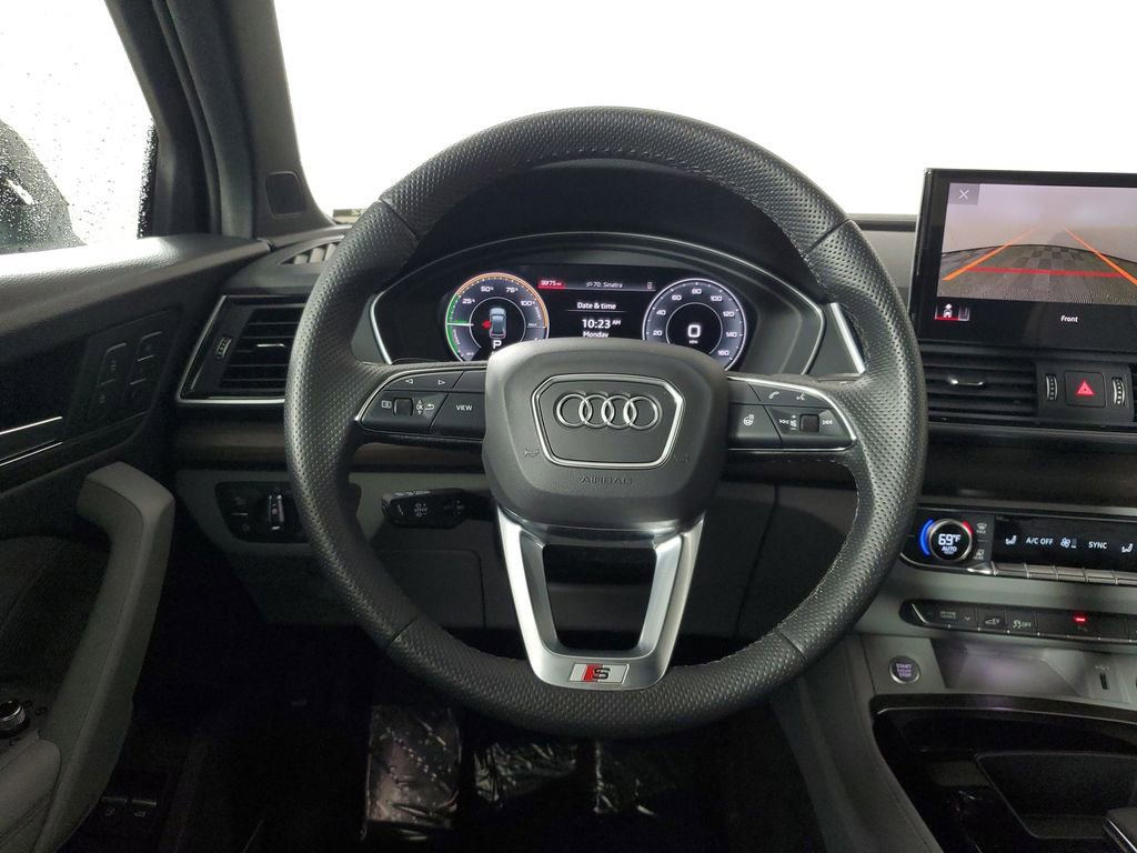 Used 2024 Audi Q5 e Premium Plus w/ Premium Plus Package image 15