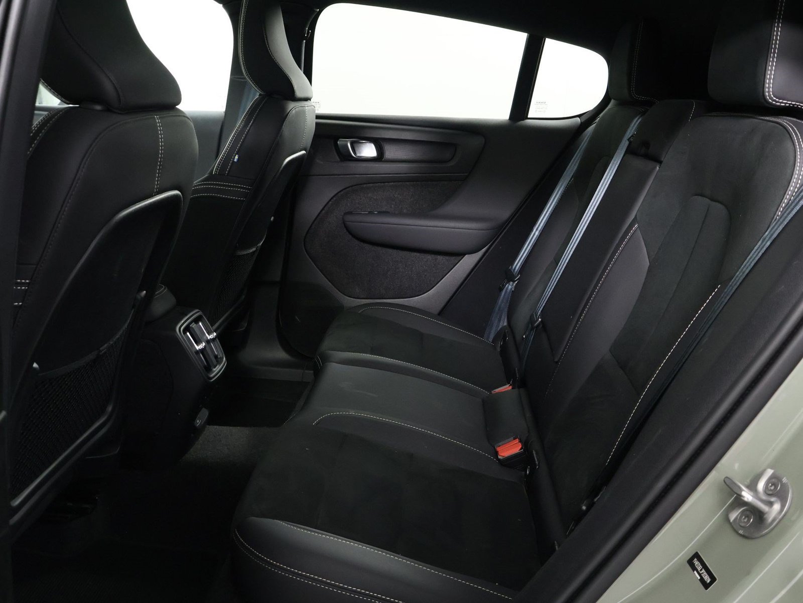 Certified 2023 Volvo C40 P8 Recharge Plus AWD/4WD image 31