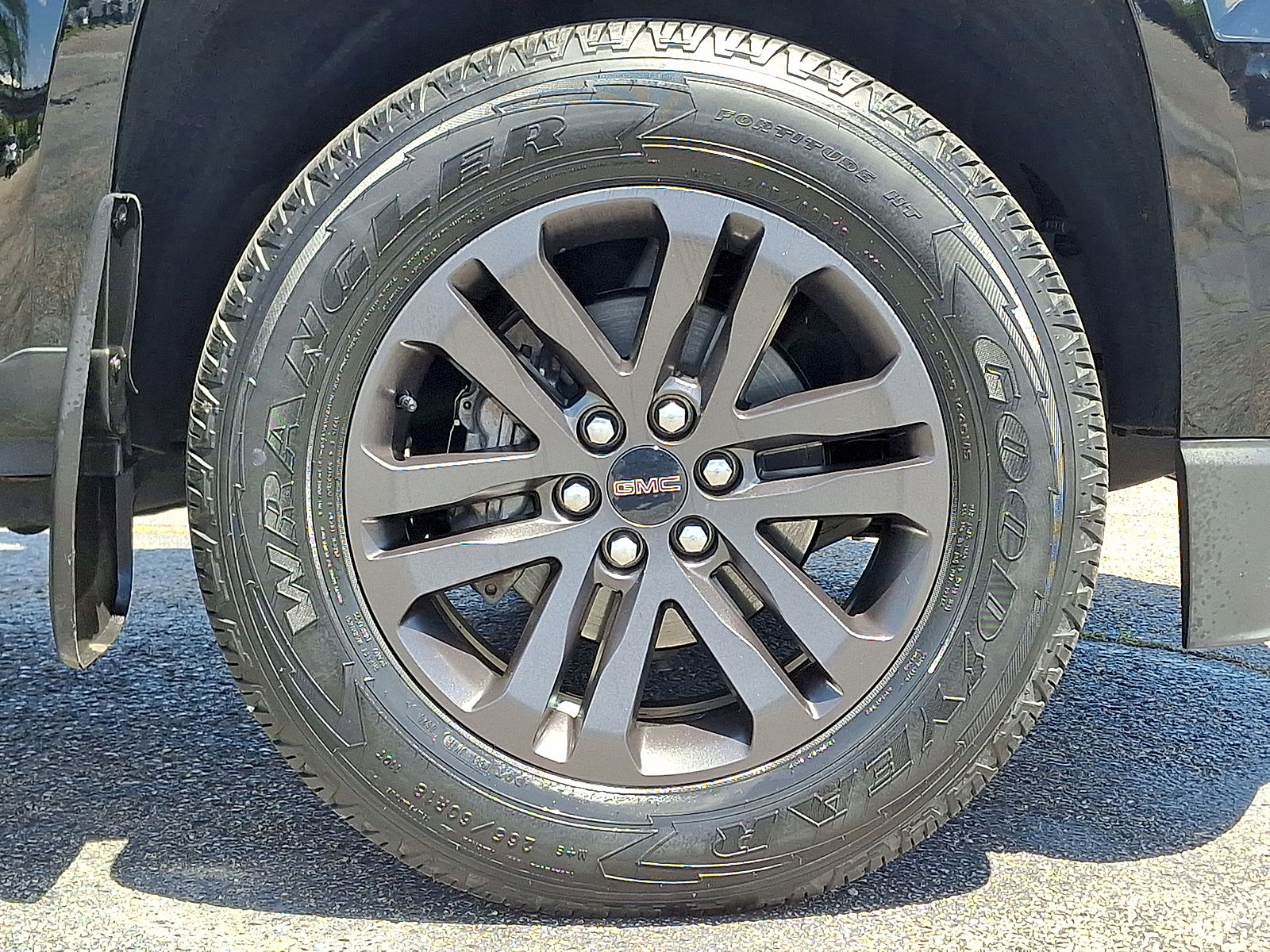 Used 2020 GMC Canyon SLE w/ Elevation Edition AWD/4WD image 27