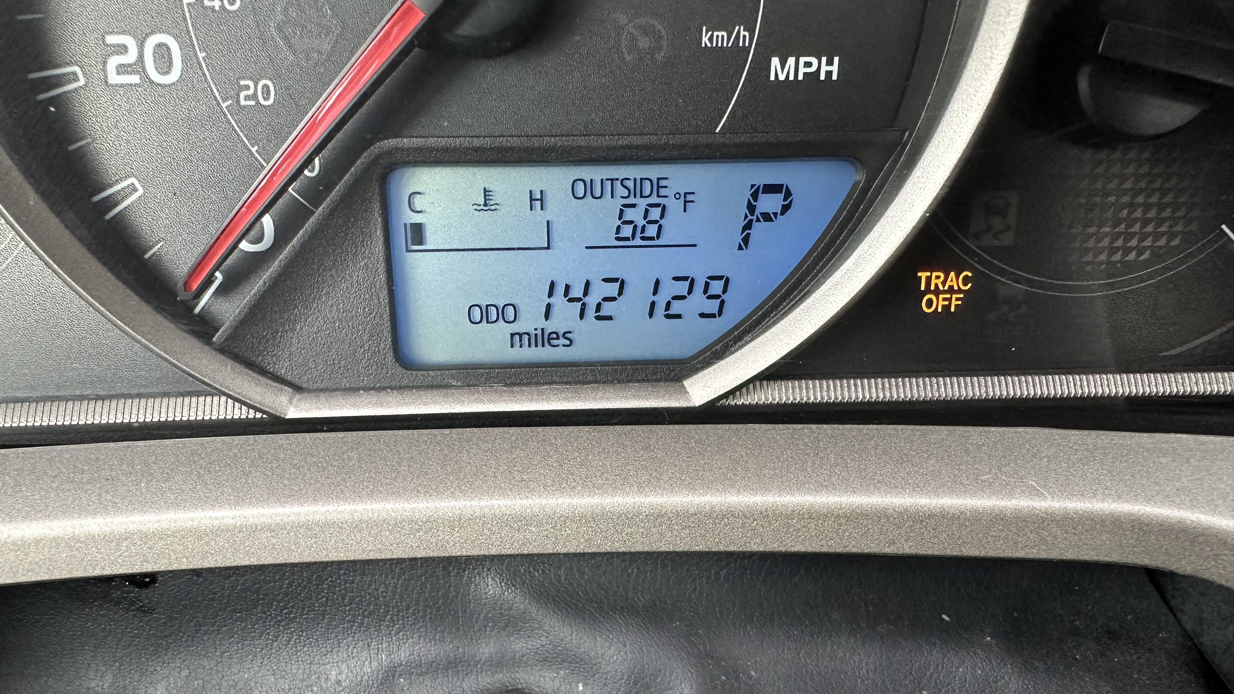 Used 2014 Toyota RAV4 XLE AWD/4WD image 22