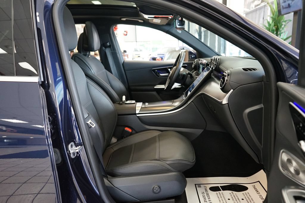 Used 2024 Mercedes-Benz GLC 300 4MATIC image 48