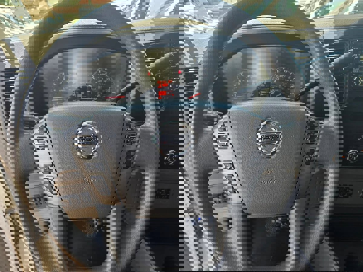 Used 2018 Nissan NV 3500 SL w/ Navigation Package image 27