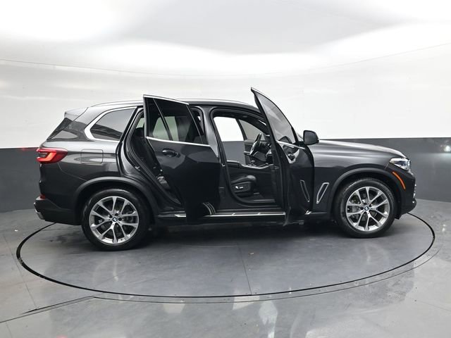 Used 2023 BMW X5 xDrive40i w/ Premium Package image 36