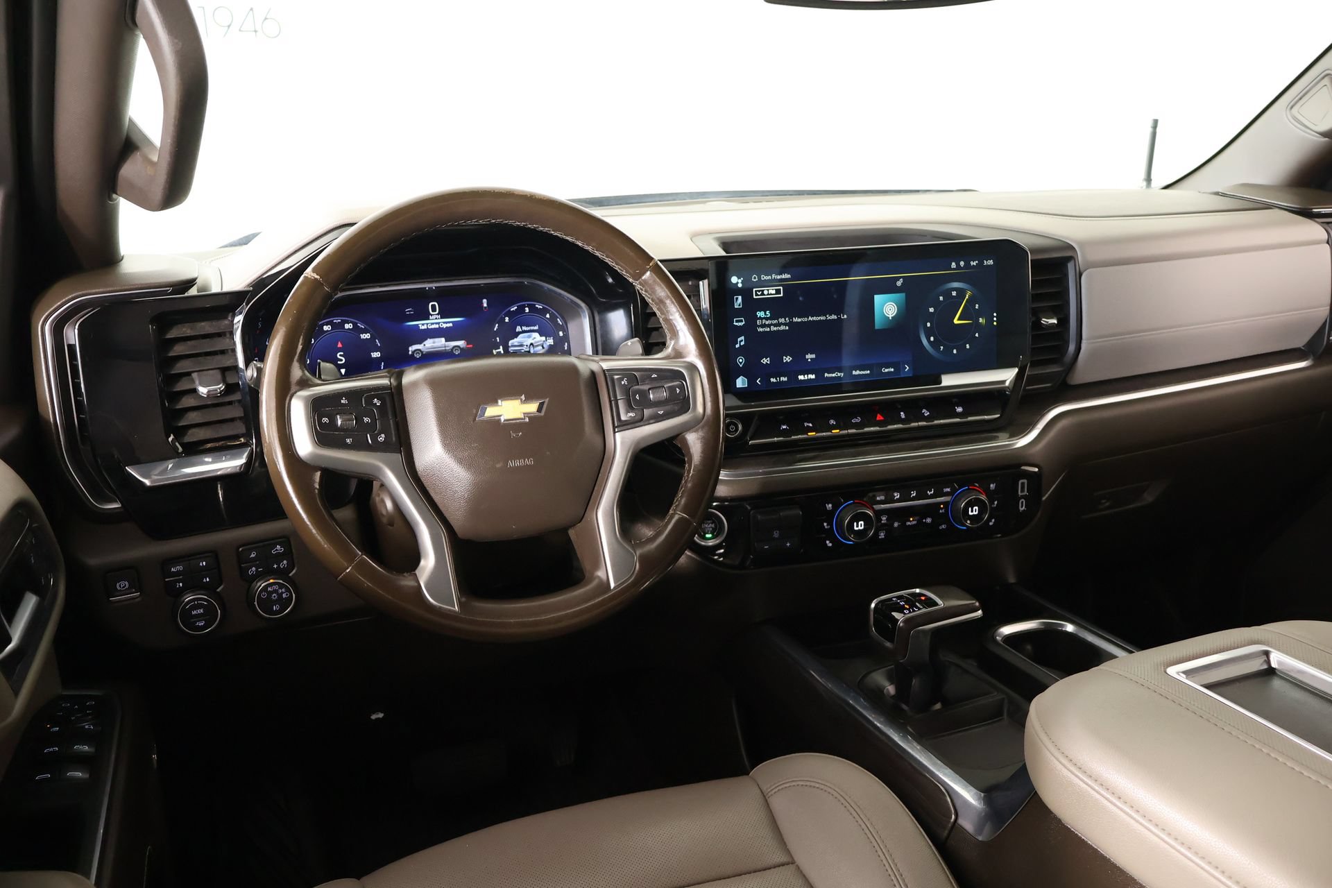 Used 2022 Chevrolet Silverado 1500 LTZ AWD/4WD image 2