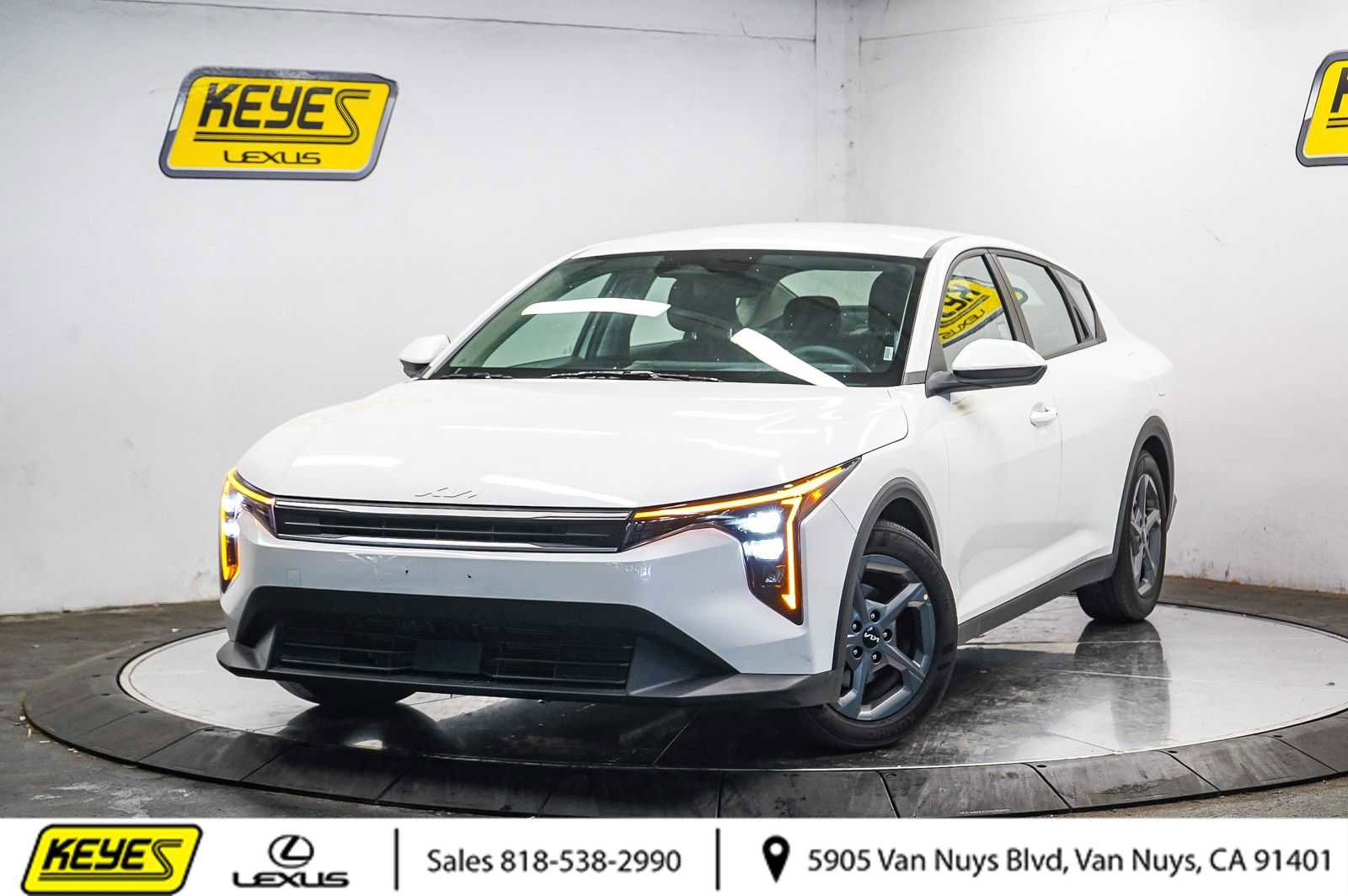 Used 2025 Kia K4 LXS image 1