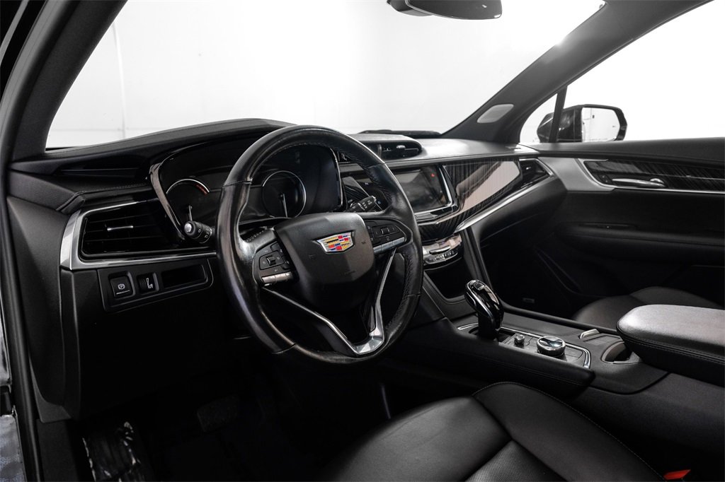 Used 2024 Cadillac XT6 Premium Luxury image 3