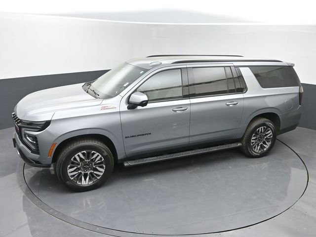 Used 2025 Chevrolet Suburban Z71 image 30