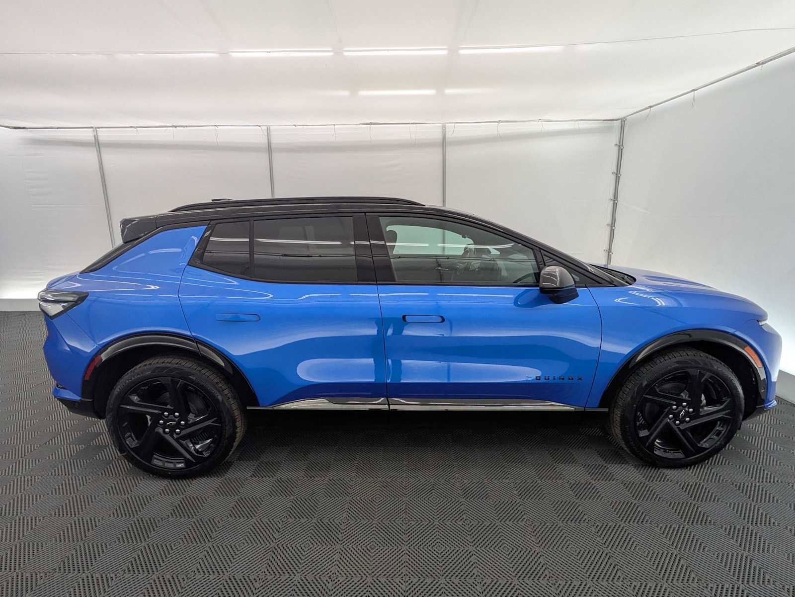 New 2026 Chevrolet Equinox EV RS image 7