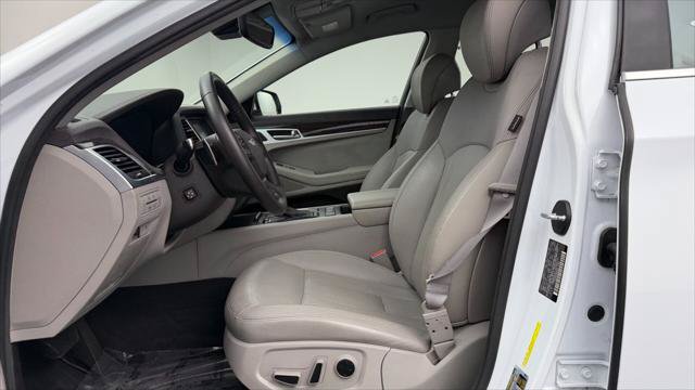 Used 2018 Genesis G80 3.8 RWD image 14