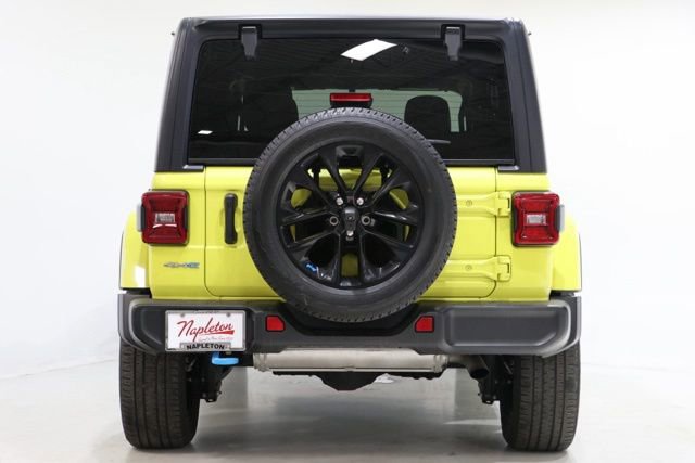 Used 2023 Jeep Wrangler Unlimited Sahara w/ Cold Weather Group AWD/4WD image 7