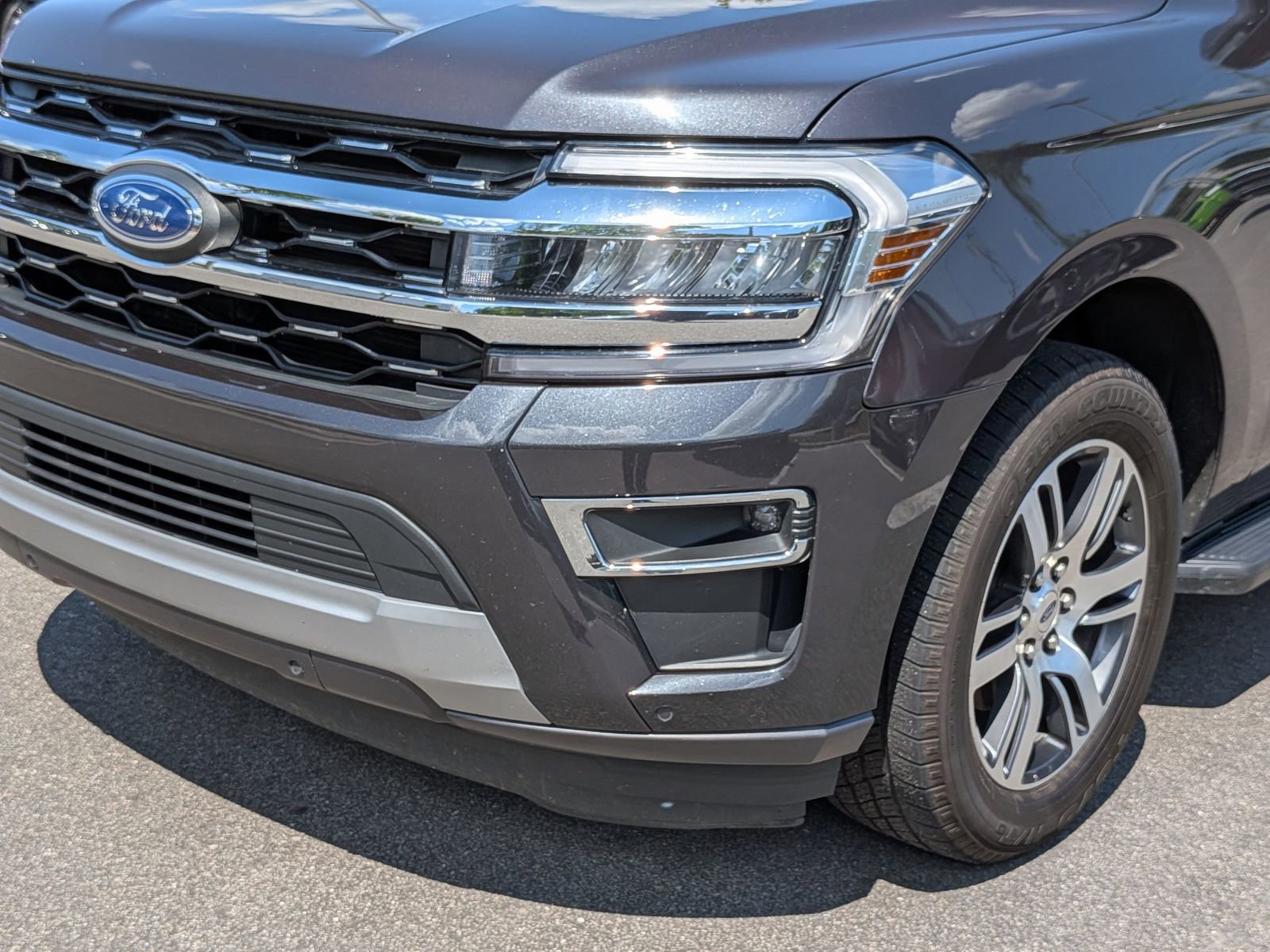 Used 2024 Ford Expedition Limited RWD image 9