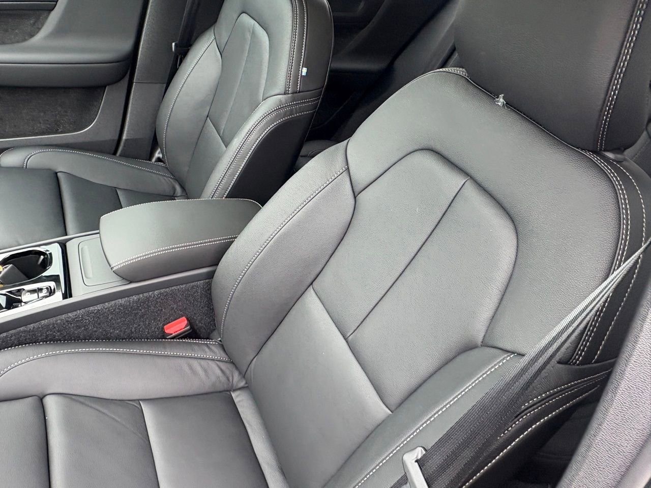 New 2026 Volvo XC40 B5 Plus w/ Protection Package Premier image 17